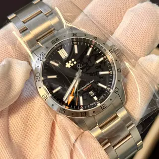 Christopher Ward C63 Sealander GMT 39mm applied logo