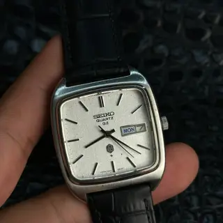 Vintage Seiko Quartz QZ - 0923-5000 – Frosted Dial – Triple Day Font - October 1974 JDM