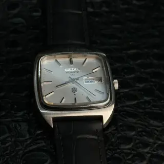 Vintage Seiko Quartz QZ - 0923-5000 – Frosted Dial – Triple Day Font - October 1974 JDM
