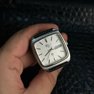 Vintage Seiko Quartz QZ - 0923-5000 – Frosted Dial – Triple Day Font - October 1974 JDM