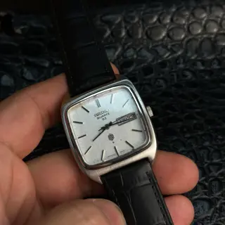 Vintage Seiko Quartz QZ - 0923-5000 – Frosted Dial – Triple Day Font - October 1974 JDM