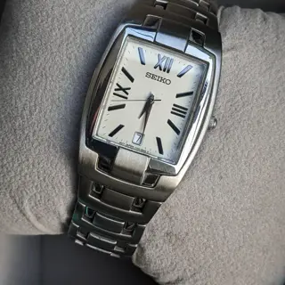 Vintage 1990's Seiko Retro Style Tank Quartz Watch with Roman Numerals date v732-5b60 Price 160$