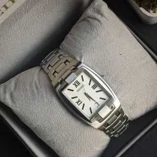 Vintage 1990's Seiko Retro Style Tank Quartz Watch with Roman Numerals date v732-5b60 Price 160$