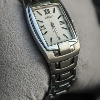 Vintage 1990's Seiko Retro Style Tank Quartz Watch with Roman Numerals date v732-5b60 Price 160$