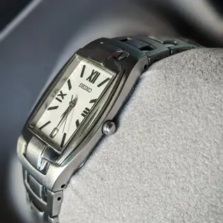 Vintage 1990's Seiko Retro Style Tank Quartz Watch with Roman Numerals date v732-5b60 Price 160$