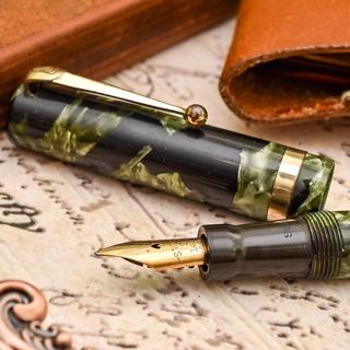Stunning Swan Mabie Todd in Green Marbled Cellulose with a vintage Full Flex (upto 1.8mm) 14c Gold F Nib