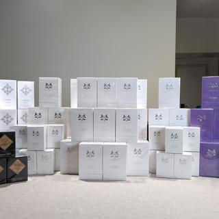 Amouage, BDK, Byredo, Clive Christian, Creed, Kilian, Kajal, Essential Parfums, Initio, Maison Francis Kurkdjian, Memo Paris, Mind Game, Nishane, Fragrance Du Bois, Penhaligon’s, PdM, Serge Lutens, Stephane Humbert Lucas, Sospiro, Roja,The Harmonist, Tom Ford, Xerjoff, YSL (bottle)