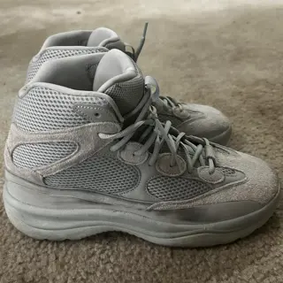 Yeezy DSRT Boot Salt Size 12.5 for Size 11