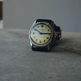 1940s Glycine Bienne-Genève “Military” Model 171 | $150