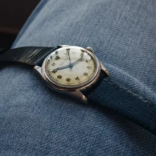 1940s Glycine Bienne-Genève “Military” Model 171 | $150
