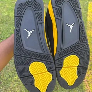 Jordan 4 yellow thunder size 9.5 $185