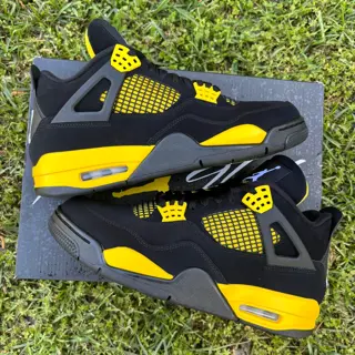 Jordan 4 yellow thunder size 9.5 $185
