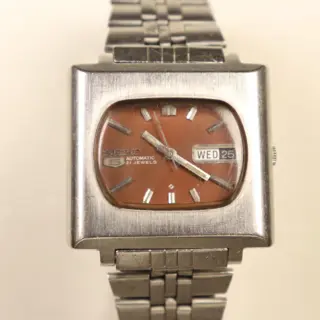 Vintage Seiko 5 Automatic 6119-5420T TV-Style Red Dial Men’s Watch – Japan Made 95$ Excellent Condition