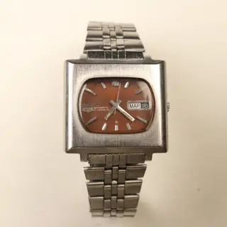 Vintage Seiko 5 Automatic 6119-5420T TV-Style Red Dial Men’s Watch – Japan Made 95$ Excellent Condition