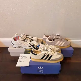 Sneakers - Nike/Adidas/Asics