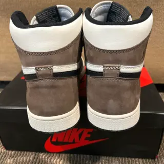 Air Jordan 1 Retro High Dark Mocha Size 9.5 Pre-Owned $170 + shipping