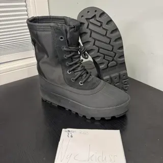 yeezy 950 pirate black 2023 Sz 11.5 clean no box $250