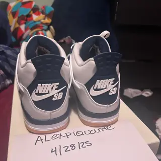 Jordan SB navy size 9 300 SHIPPED OBO