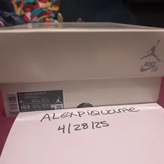 Jordan SB navy size 9 300 SHIPPED OBO