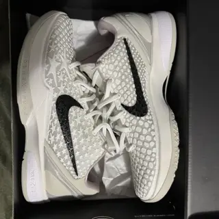 Kobe 6 ‘Sail’, A Ma Maniere ‘Dusk’ 5. Both sz 9