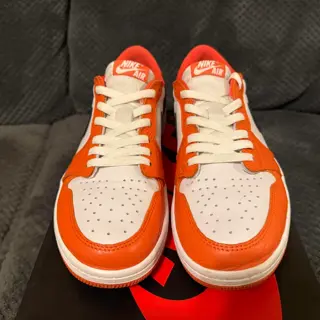 Used Nike SB Dunk Low Pro J-Pack Chicago, Size 10.0, [$90 Shipped F&F/Zelle], Used Air Jordan 1 Retro Low OG Starfish, Size 9.5, [$90 Shipped F&F/Zelle], Used Yeezy Slides Onyx, Size 10.0, [$50 Shipped F&F/Zelle]