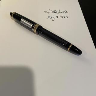 Pilot Custom 823, smoke, <Signature>.
