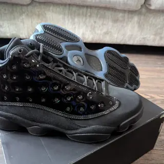 New Jordan 13 Cap and gown size 9.5 mens $435 Shipped