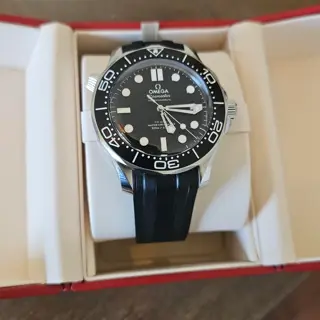2025 Omega Seamaster 300m on rubber strap - $7200 CAD/5200USD shipped (OBRO)