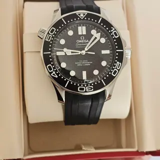 2025 Omega Seamaster 300m on rubber strap - $7200 CAD/5200USD shipped (OBRO)