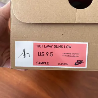 Dunk Low ‘Hot Lava’ Customs (Sample) DS size 9.5M, $350 shipped