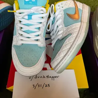 Nike SB Dunk Lows - Size 10
