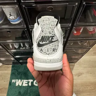 2016 WHITE CEMENT 4s // SIZE 10.5 // WORN 1x // OG ALL // $210 SHIPPED ADD 4% FOR INVOICE