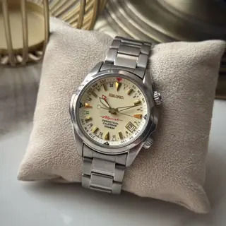 Seiko Alpinist GMT Perpetual Calendar Full Lume Dial SBCJ021 only for 899$ - Cheapest!