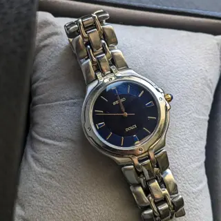 vintage Seiko Dolce SACM067 -with Gilded hands & markers Watch , Iridescent dial & Domed Sapphire , Blue Crown Cabochon price : 140$
