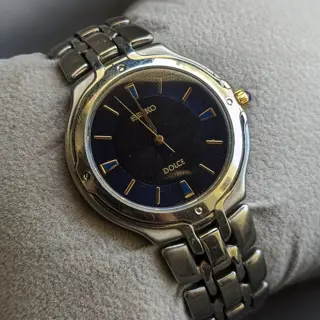 vintage Seiko Dolce SACM067 -with Gilded hands & markers Watch , Iridescent dial & Domed Sapphire , Blue Crown Cabochon price : 140$