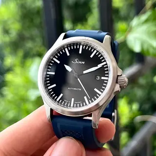 Sinn 556i w/buckle + Straps | Excellent Condition (Serviced) | $860