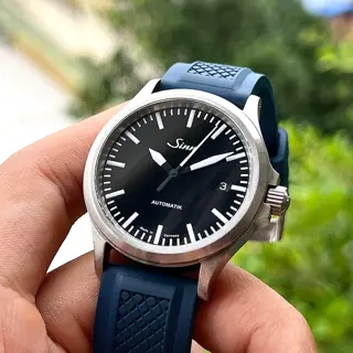 Sinn 556i w/buckle + Straps | Excellent Condition (Serviced) | $860