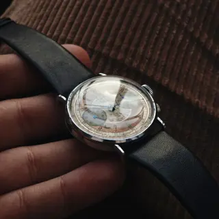 1940s Titus Genève “Salmon Sector” Cal. Landeron 48 | $725
