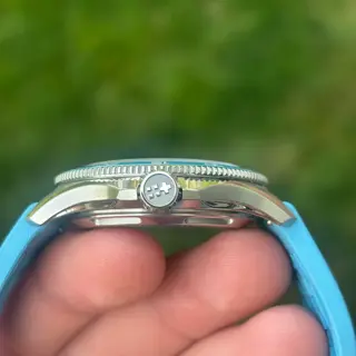 Christopher Ward C60 Trident Pro 300 Pool blue