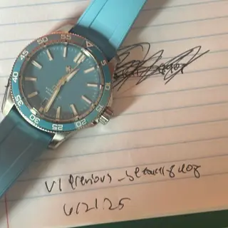 Christopher Ward C60 Trident Pro 300 Pool blue