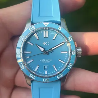 Christopher Ward C60 Trident Pro 300 Pool blue