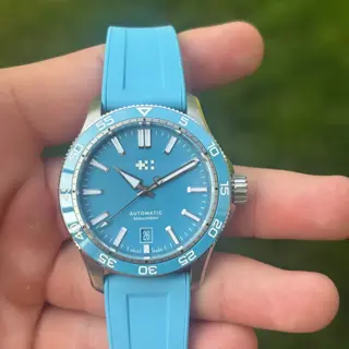 Christopher Ward C60 Trident Pro 300 Pool blue