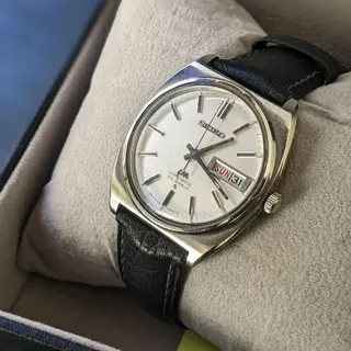 1970's Seiko Lord Matic Vintage Dress Watch Linen dial | 5606-7050 Price 250$ (includes shipping)