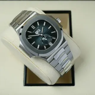 Patek Philippe Nautilus 5726/1A-014 Blue Annual Calendar Steel 40.5mm Complete