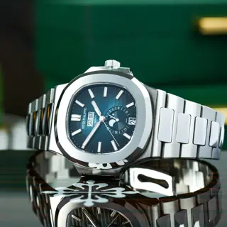 Patek Philippe Nautilus 5726/1A-014 Blue Annual Calendar Steel 40.5mm Complete
