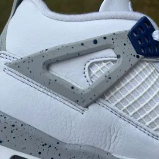 Jordan 4 Midnight Navy size 9.5 $140