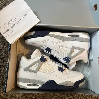 Jordan 4 Midnight Navy size 9.5 $140
