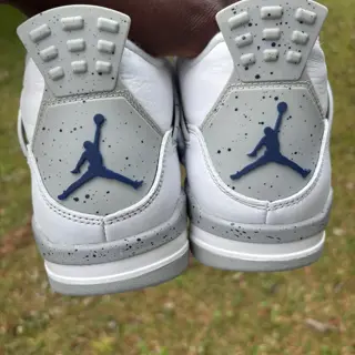 Jordan 4 Midnight Navy size 9.5 $140