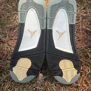 Jordan 4 craft olive size 9.5 $115 shipped