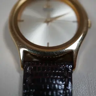 Seiko 5Y91-6020 Gold Tone Champagne Dial Ladies Watch - $85